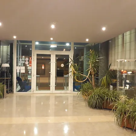 Santa Cruz 3*