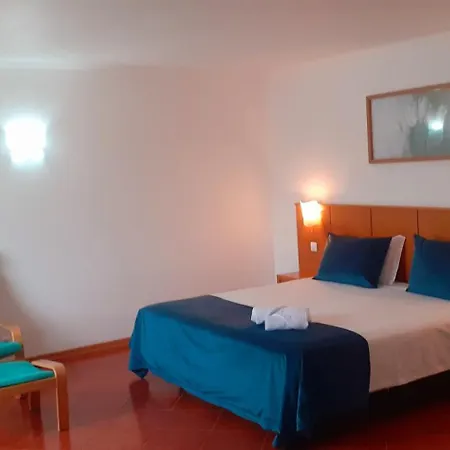 Santa Cruz Hotel Silveira (Lisbon)