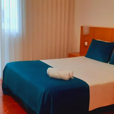Santa Cruz Hotel Silveira (Lisbon)