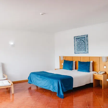 Hotel Santa Cruz 3*