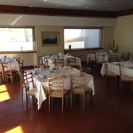 Santa Cruz Hotel Silveira (Lisbon)