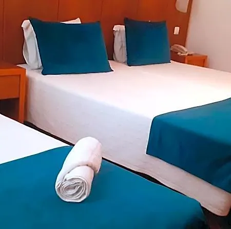 Santa Cruz Hotel Silveira (Lisbon)