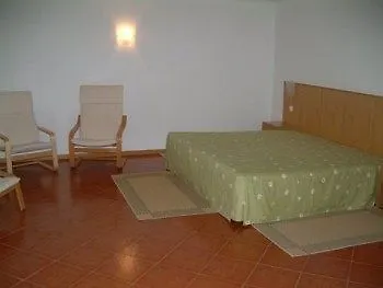 Santa Cruz Hotel Silveira (Lisbon)